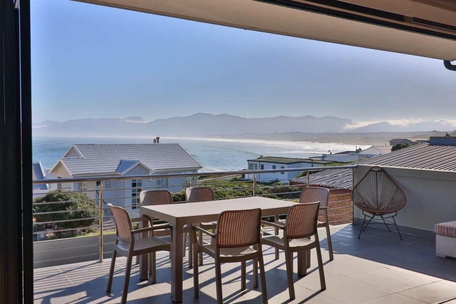 5 Bedroom Property for Sale in De Kelders Western Cape